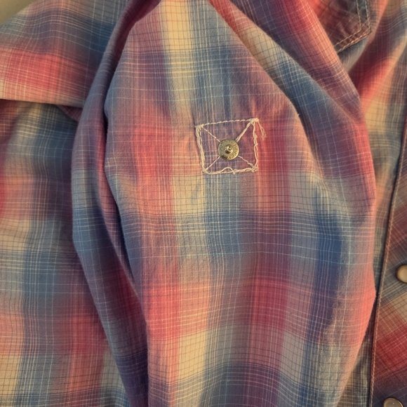 Rough Stock Women's Pink And Blue Plaid Shirt With Pearl Snap Buttons Size L - Picture 7 of 10
